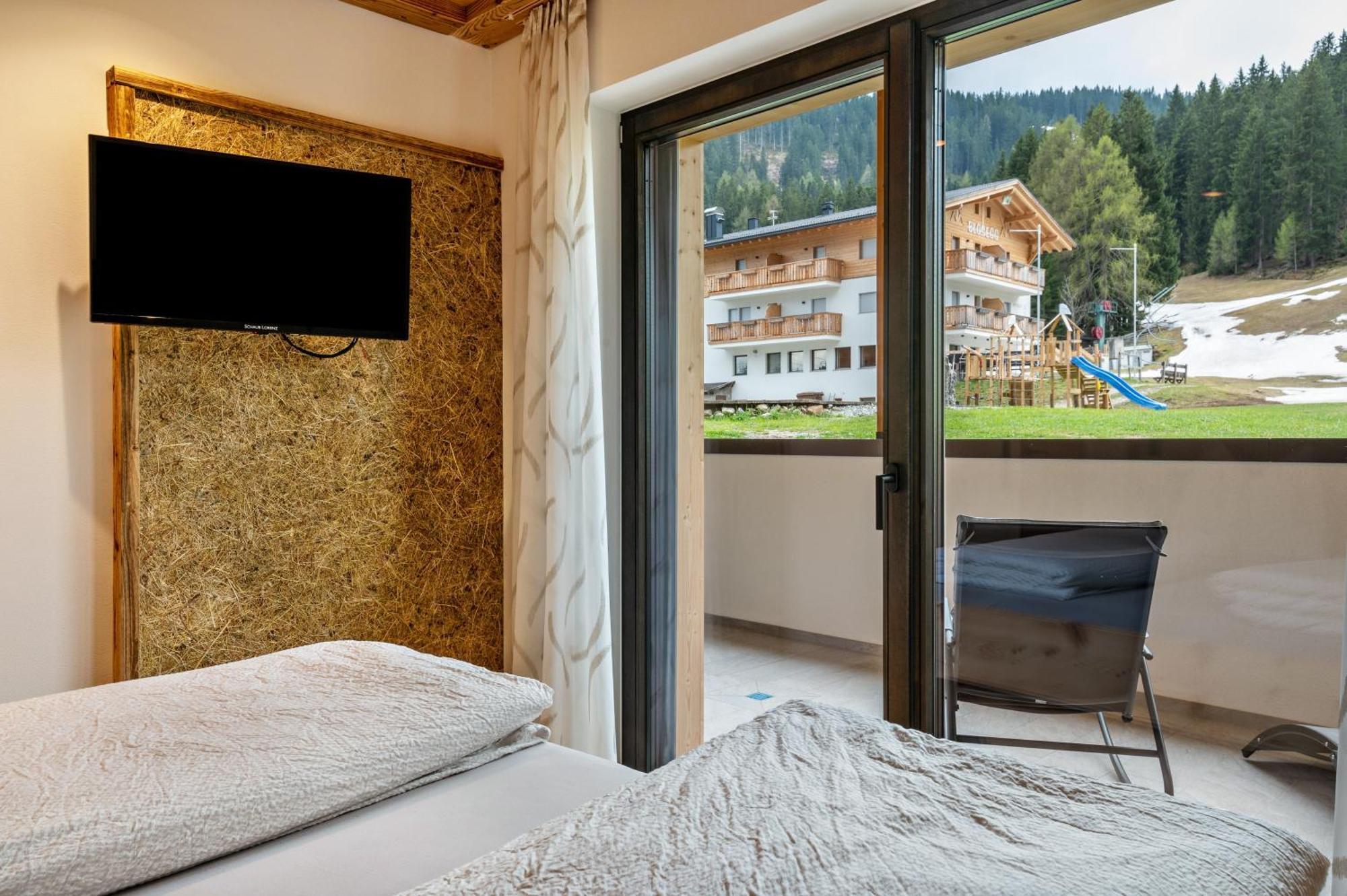 Blosegghof Bergchalets Waldblick Racines Ngoại thất bức ảnh