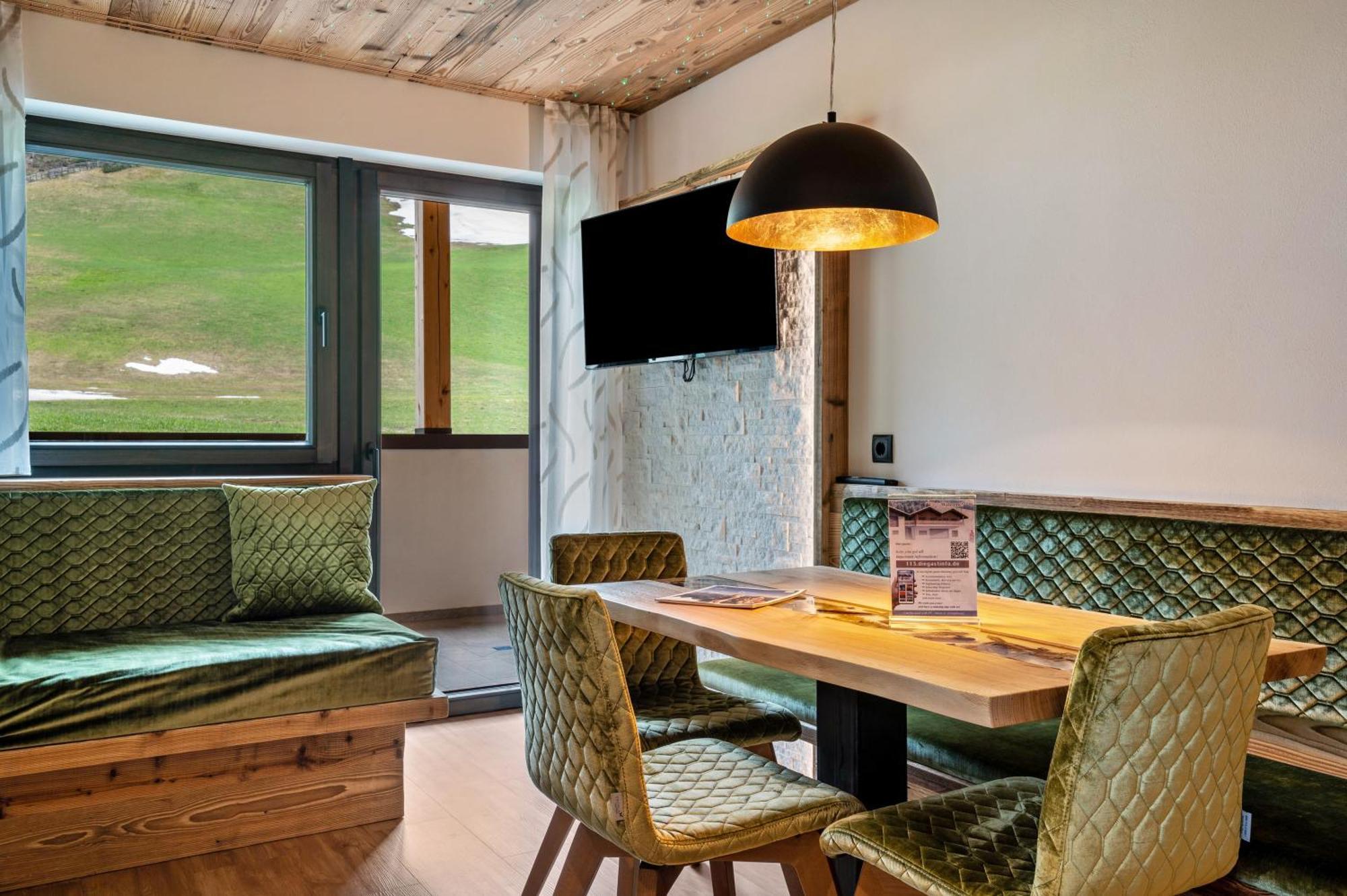 Blosegghof Bergchalets Waldblick Racines Ngoại thất bức ảnh